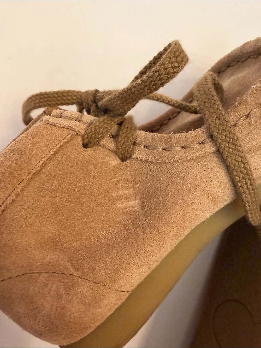Footmates Wally 9104 in Dirty Buck Suede, Little Kid’s 9.5. Leather Moc Lace Up.